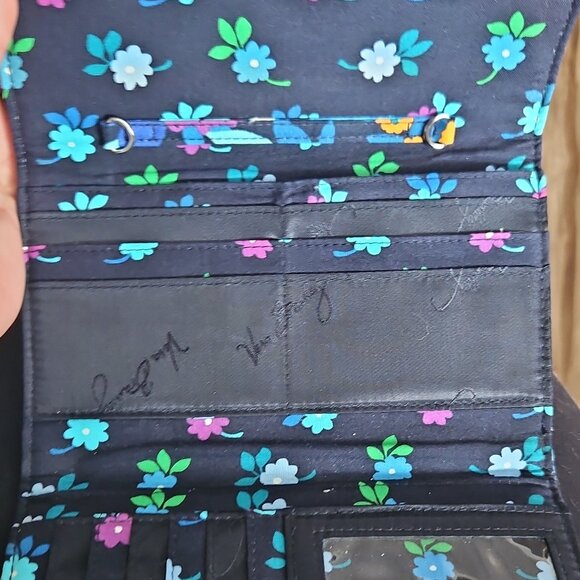 Vera Bradley wallet - Picture 1 of 4